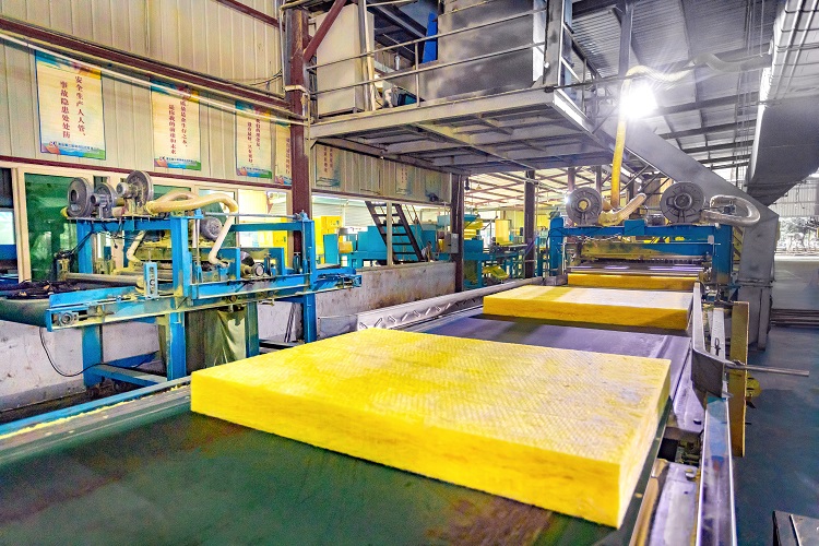 玻璃棉氈和玻璃棉板哪個(gè)比較貴 玻璃棉氈和玻璃棉板哪個(gè)比較貴